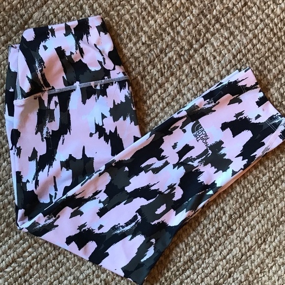 THE North Face workout leggings. Size medium. - Picture 2 of 6